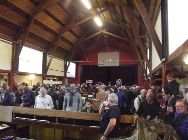 Crowds Hall1 4