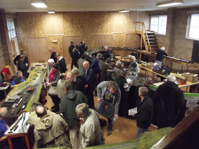 Crowd Hall2 3
