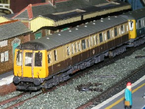 Solihull Model Railway Circle - Diesel Multiple Unit Class 121